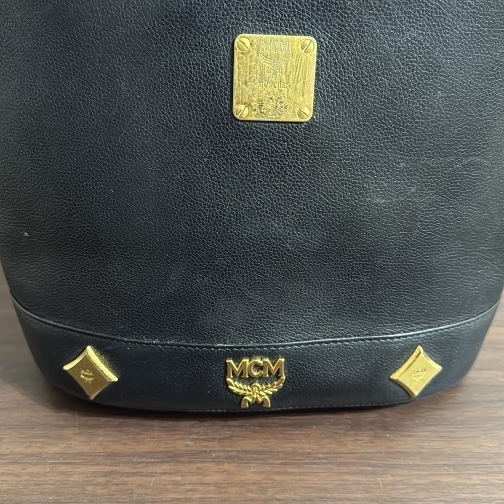 MCM Shouder Bag in leather - Picture 2 of 10